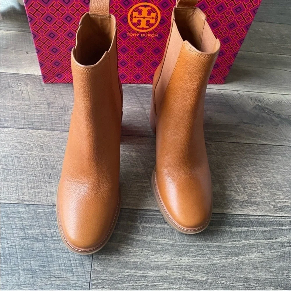Tory Burch Lug 70MM Bootie Size 11 Leather Blanched Almond Brown Camel Tan NEW